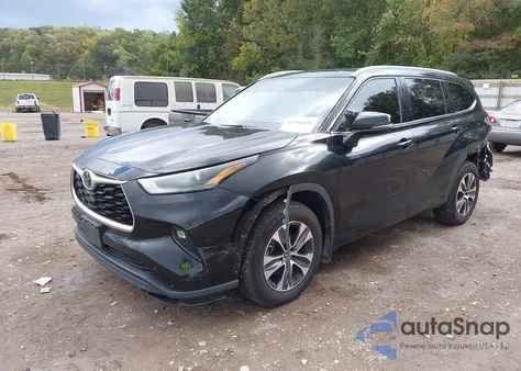 2022 Toyota Highlander Xle z USA, uszkodzony, nr VIN 5TDGZRBH3NS231815